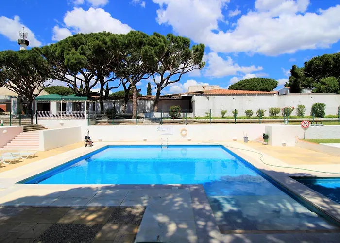 Acoteias With Pool By Homing